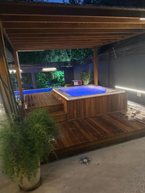 Casa térrea com acessibilidade em Juquehy com piscina climatizada e hidromassagem